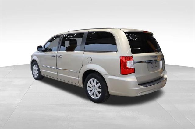 2016 Chrysler Town and Country Touring