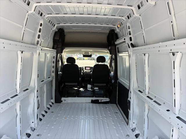 2024 Ram ProMaster Cargo Van Tradesman Super High Roof 159" WB EXT w/Pass Seat