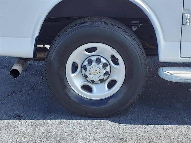 2022 Chevrolet Express Cargo Van RWD 2500 Regular Wheelbase WT