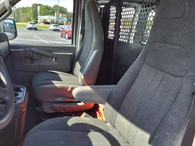 2022 Chevrolet Express Cargo Van RWD 2500 Regular Wheelbase WT