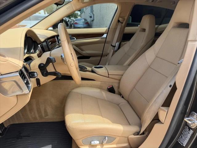 2012 Porsche Panamera 4