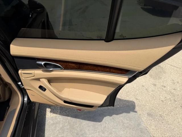 2012 Porsche Panamera 4