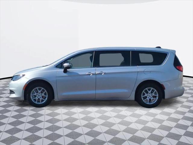 2022 Chrysler Voyager LX