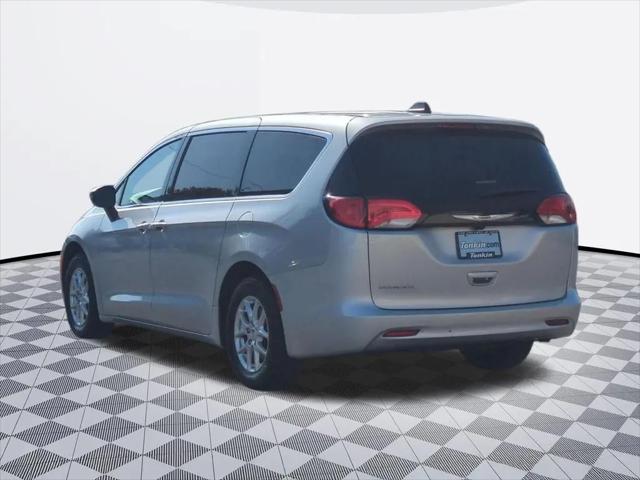 2022 Chrysler Voyager LX