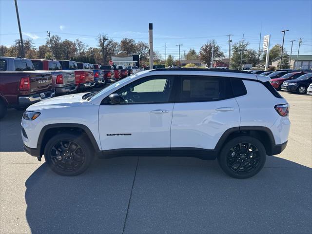 2025 Jeep Compass COMPASS LATITUDE 4X4