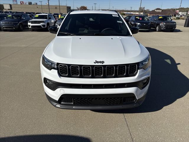 2025 Jeep Compass COMPASS LATITUDE 4X4