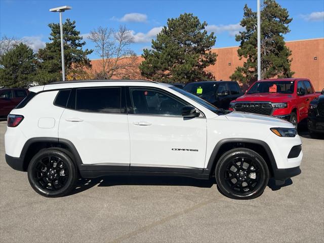 2025 Jeep Compass COMPASS LATITUDE 4X4