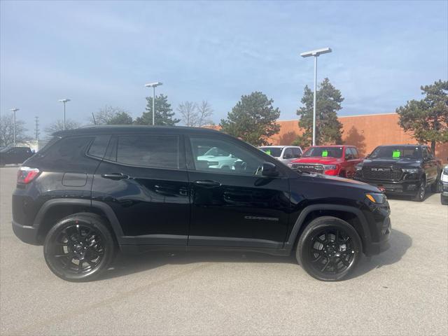 2025 Jeep Compass COMPASS LATITUDE 4X4