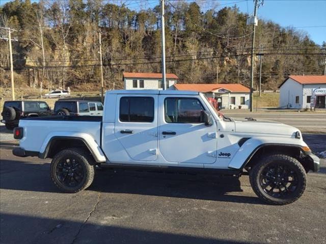 2025 Jeep Gladiator GLADIATOR NIGHTHAWK 4X4