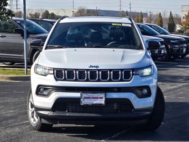 2025 Jeep Compass COMPASS LATITUDE 4X4