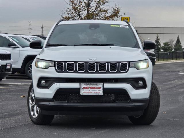 2025 Jeep Compass COMPASS LATITUDE 4X4