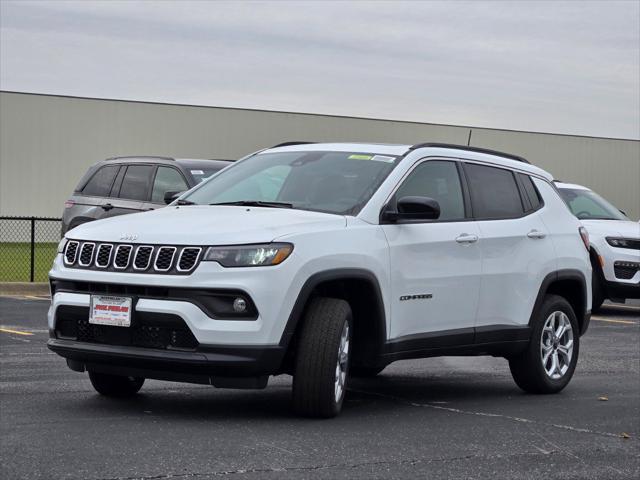 2025 Jeep Compass COMPASS LATITUDE 4X4