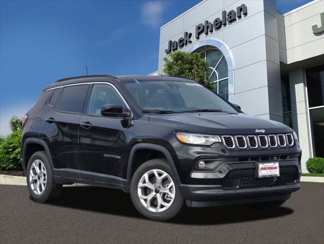 2025 Jeep Compass COMPASS LATITUDE 4X4