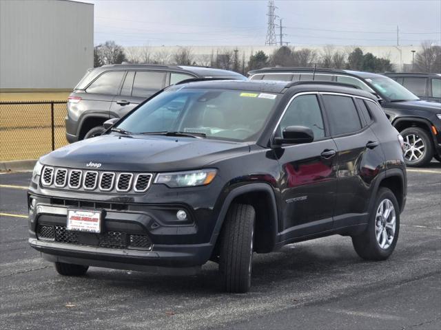 2025 Jeep Compass COMPASS LATITUDE 4X4