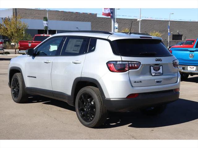 2025 Jeep Compass COMPASS LATITUDE 4X4