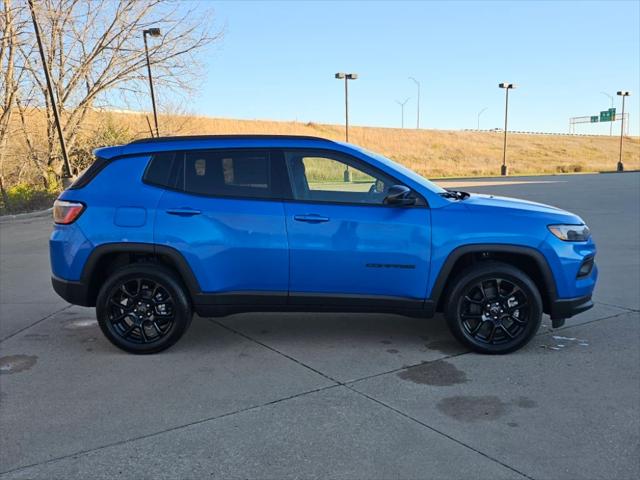 2025 Jeep Compass COMPASS LATITUDE 4X4