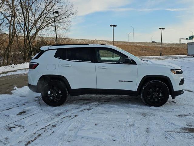 2025 Jeep Compass COMPASS LATITUDE 4X4