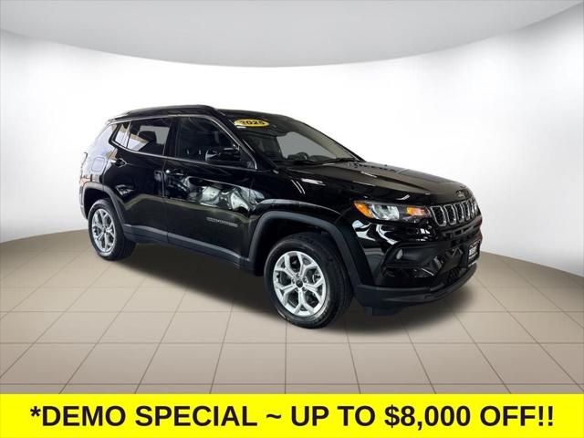 2025 Jeep Compass COMPASS LATITUDE 4X4