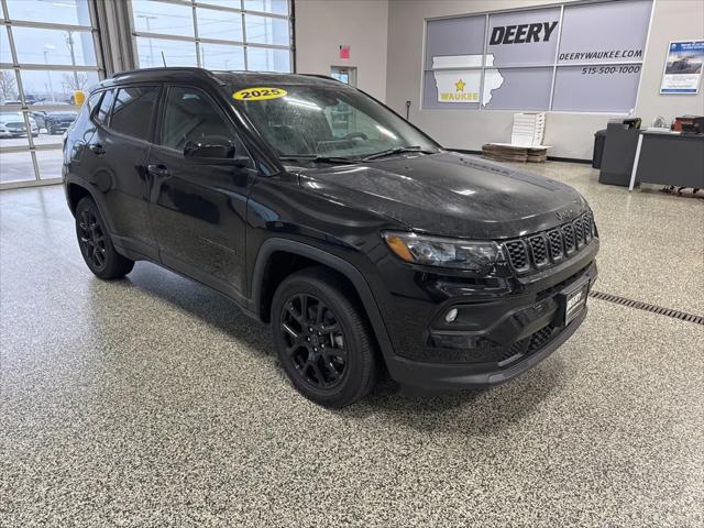 2025 Jeep Compass COMPASS LATITUDE 4X4