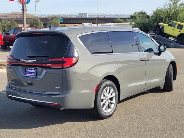 2025 Chrysler Pacifica PACIFICA SELECT AWD