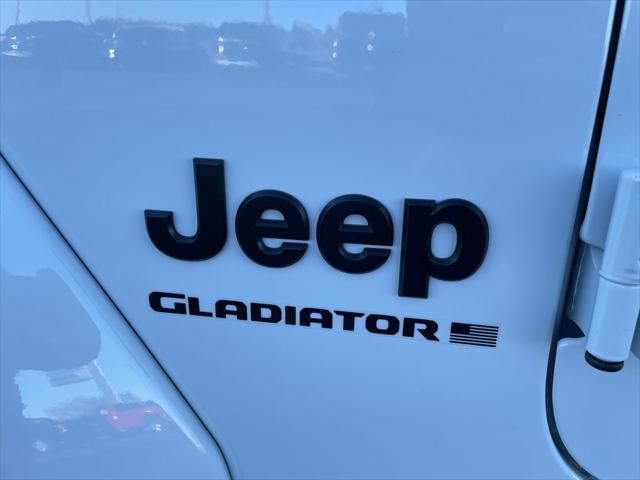 2025 Jeep Gladiator GLADIATOR NIGHTHAWK 4X4