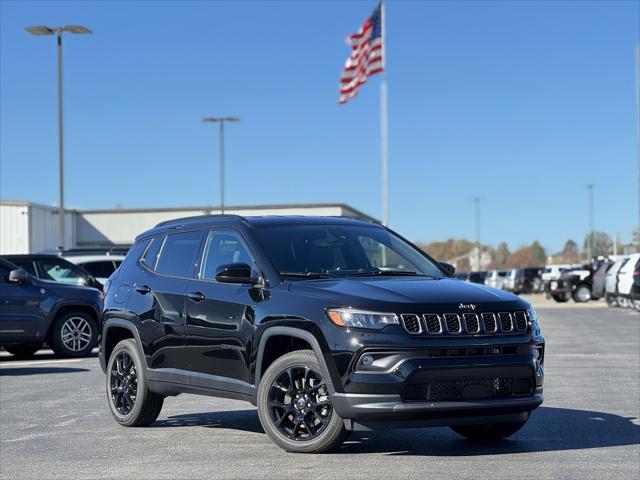 2025 Jeep Compass COMPASS LATITUDE 4X4