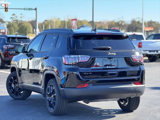 2025 Jeep Compass COMPASS LATITUDE 4X4