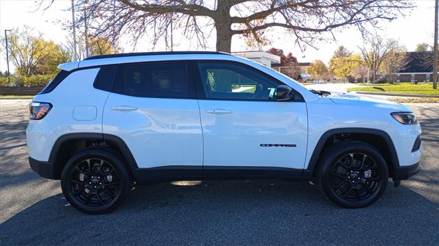 2025 Jeep Compass COMPASS LATITUDE 4X4