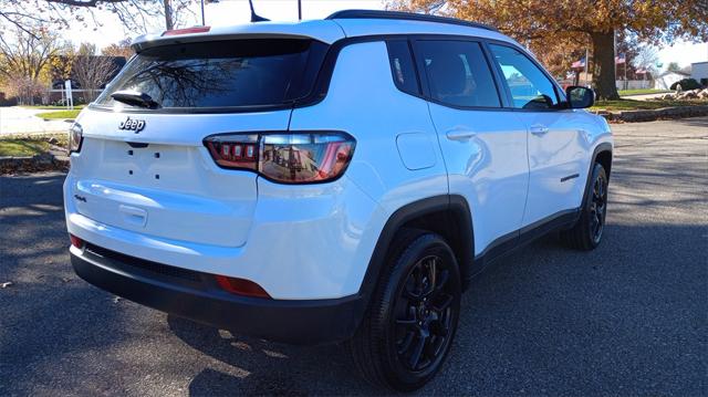 2025 Jeep Compass COMPASS LATITUDE 4X4