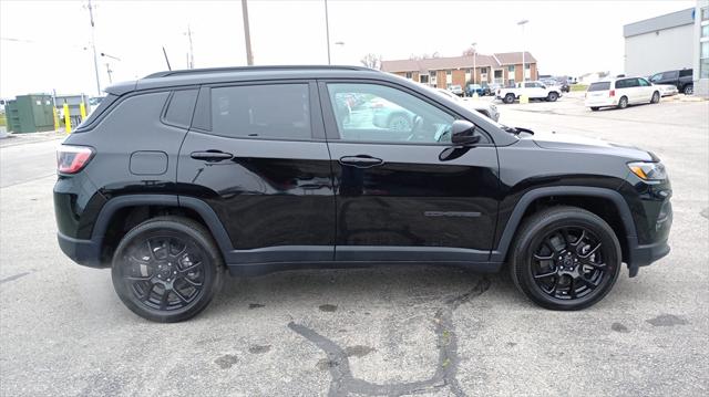 2025 Jeep Compass COMPASS LATITUDE 4X4