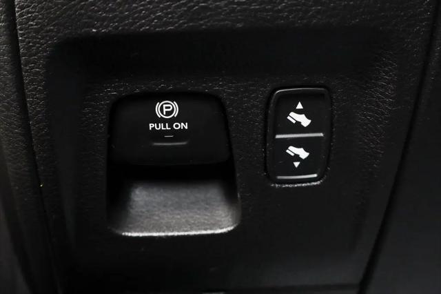 2021 Ram 1500 Lone Star Crew Cab 4x2 5'7" Box