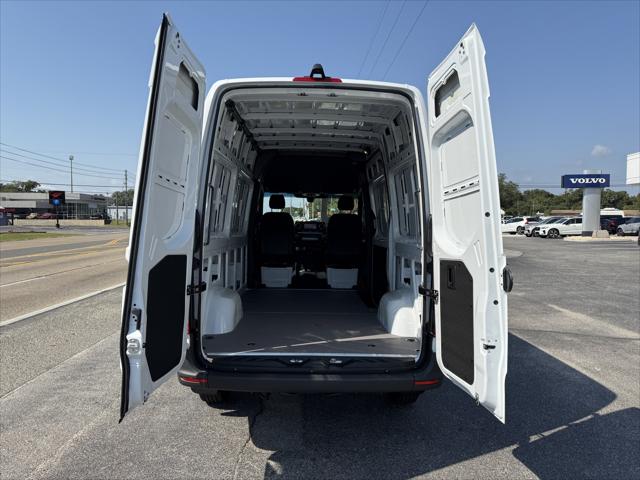 2025 Mercedes-Benz Sprinter 2500 Standard Roof 4-Cyl Diesel