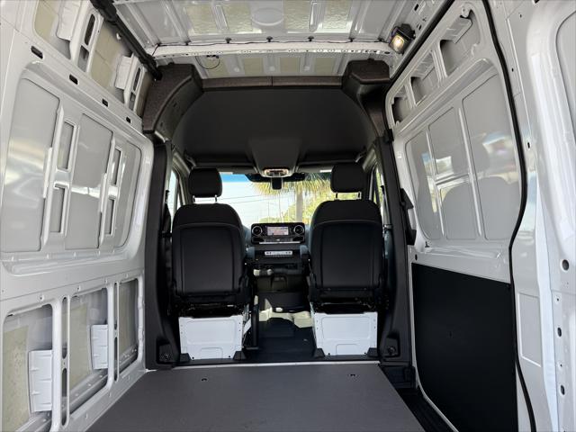 2025 Mercedes-Benz Sprinter 2500 Standard Roof 4-Cyl Diesel
