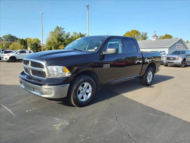 2022 RAM 1500 Classic SLT Crew Cab 4x4 57 Box