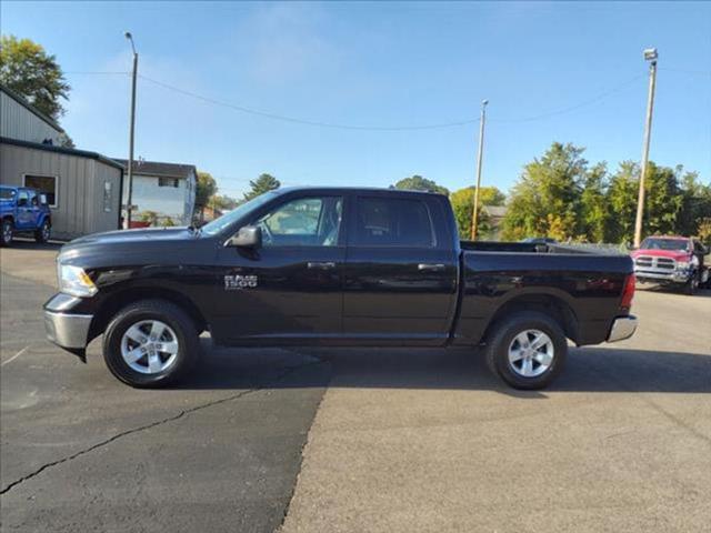 2022 RAM 1500 Classic SLT Crew Cab 4x4 57 Box