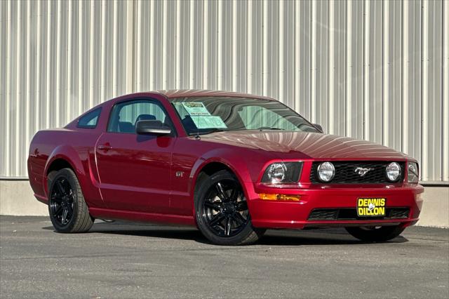 2005 Ford Mustang GT Premium