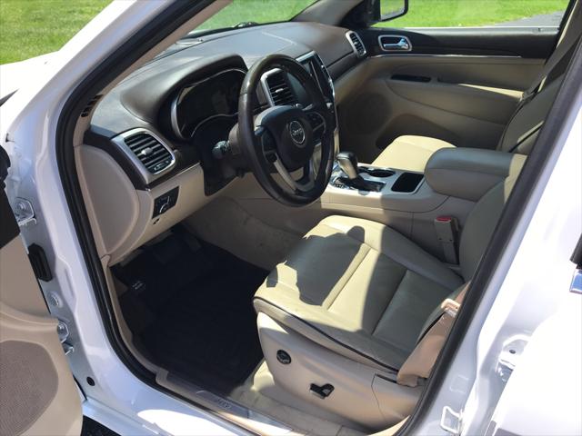 2017 Jeep Grand Cherokee Overland 4x2