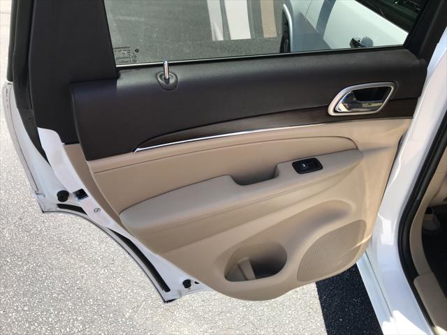 2017 Jeep Grand Cherokee Overland 4x2