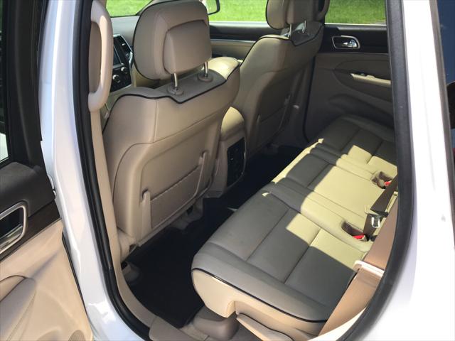 2017 Jeep Grand Cherokee Overland 4x2