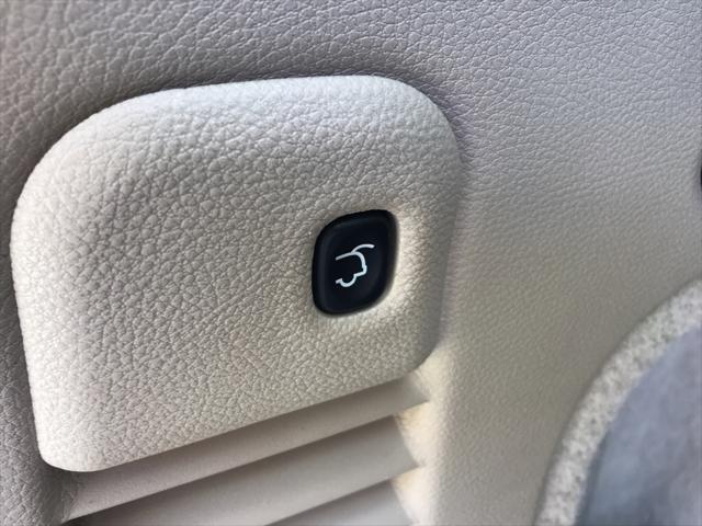 2017 Jeep Grand Cherokee Overland 4x2