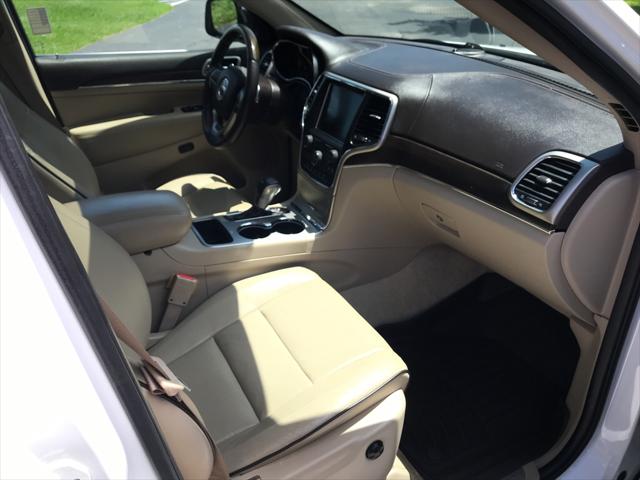 2017 Jeep Grand Cherokee Overland 4x2