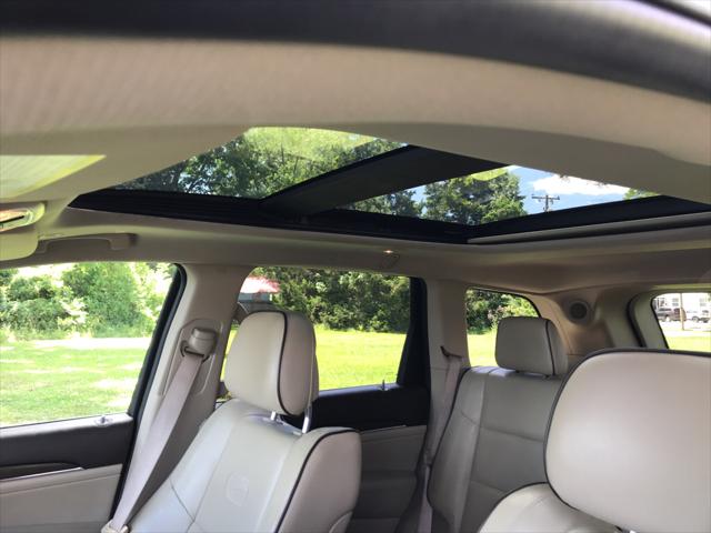 2017 Jeep Grand Cherokee Overland 4x2