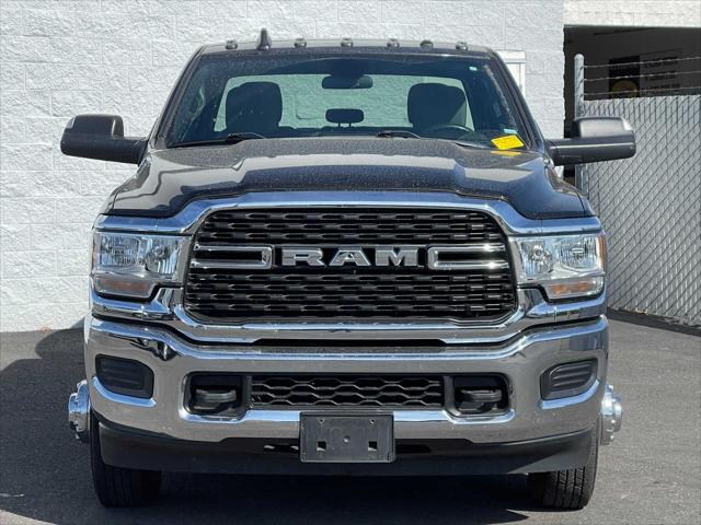 2022 RAM 3500 Big Horn Crew Cab 4x4 8 Box