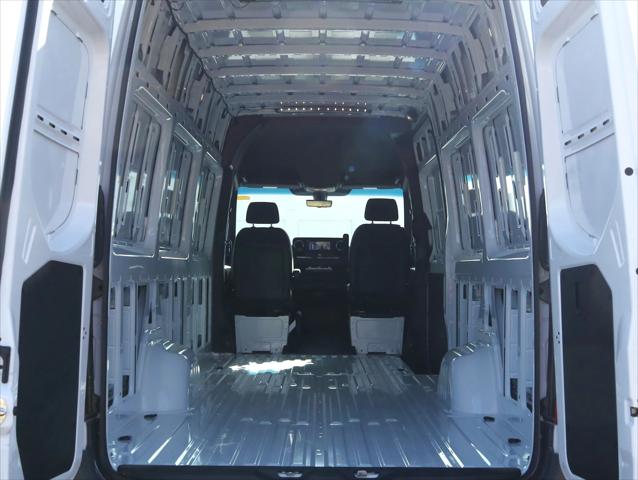 2025 Mercedes-Benz Sprinter 2500 High Roof 4-Cyl Diesel HO