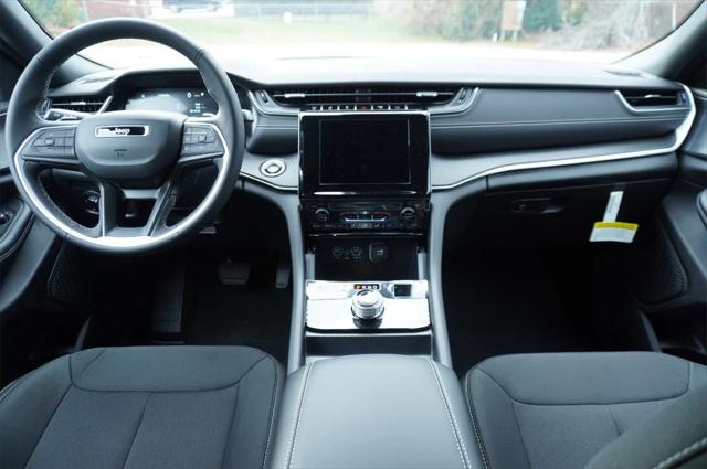 2025 Jeep Grand Cherokee GRAND CHEROKEE L LAREDO X 4X2