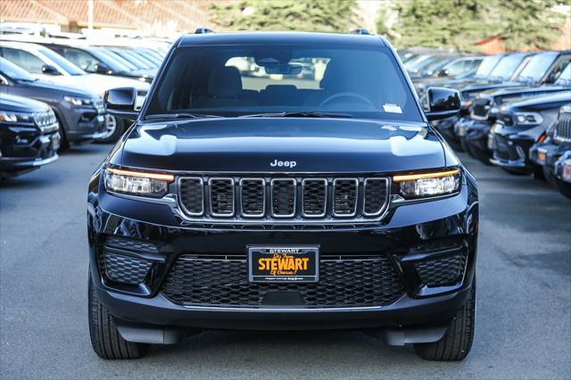 2025 Jeep Grand Cherokee GRAND CHEROKEE LAREDO X 4X4