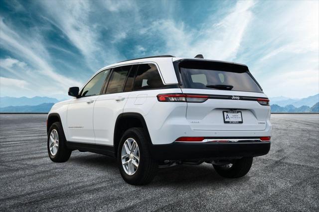 2025 Jeep Grand Cherokee GRAND CHEROKEE LAREDO X 4X4
