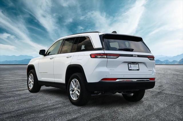 2025 Jeep Grand Cherokee GRAND CHEROKEE LAREDO X 4X4