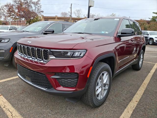 2025 Jeep Grand Cherokee GRAND CHEROKEE LAREDO X 4X4