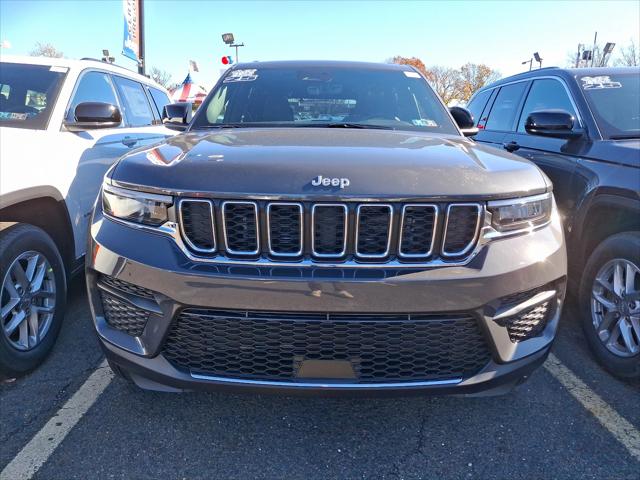 2025 Jeep Grand Cherokee GRAND CHEROKEE LAREDO X 4X4